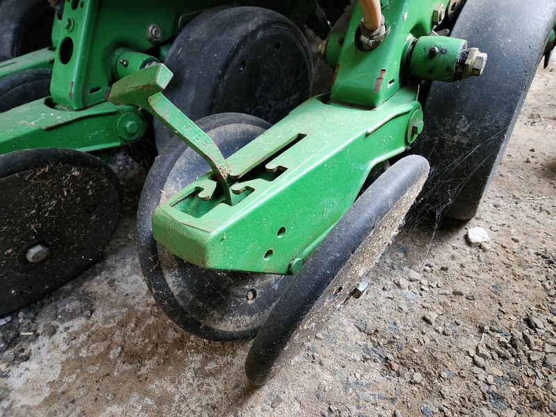 Planting Equipment  John Deere 1780 Planter  Photo