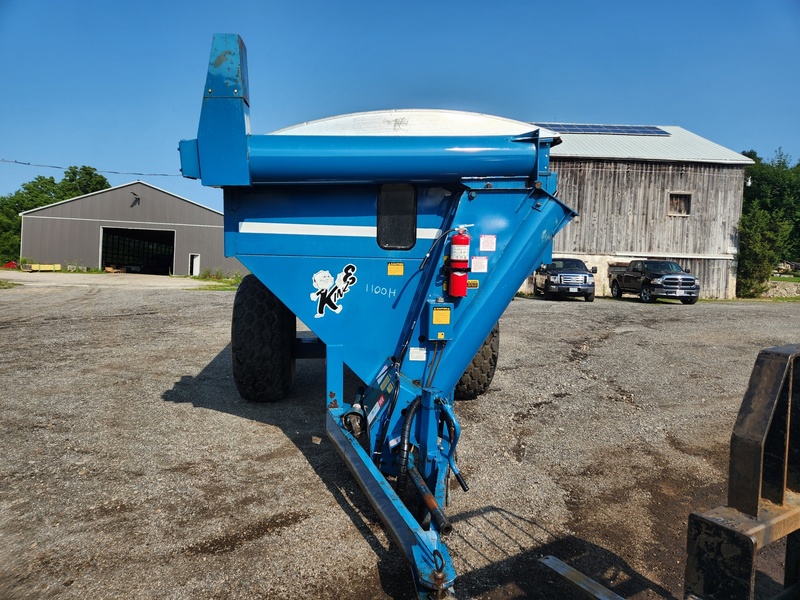 Grain Cart  Kinze 440 Grain Cart Photo