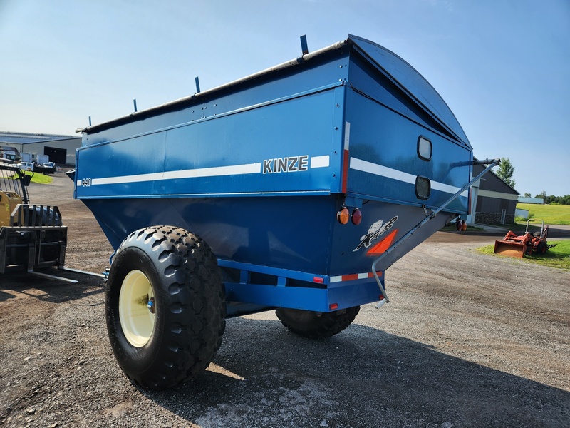 Grain Cart  Kinze 440 Grain Cart Photo