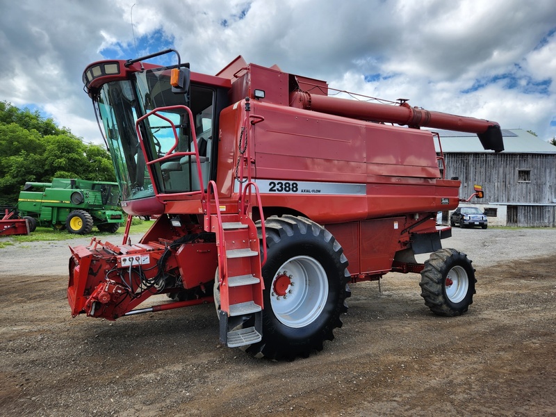 Case IH 2388 Combine