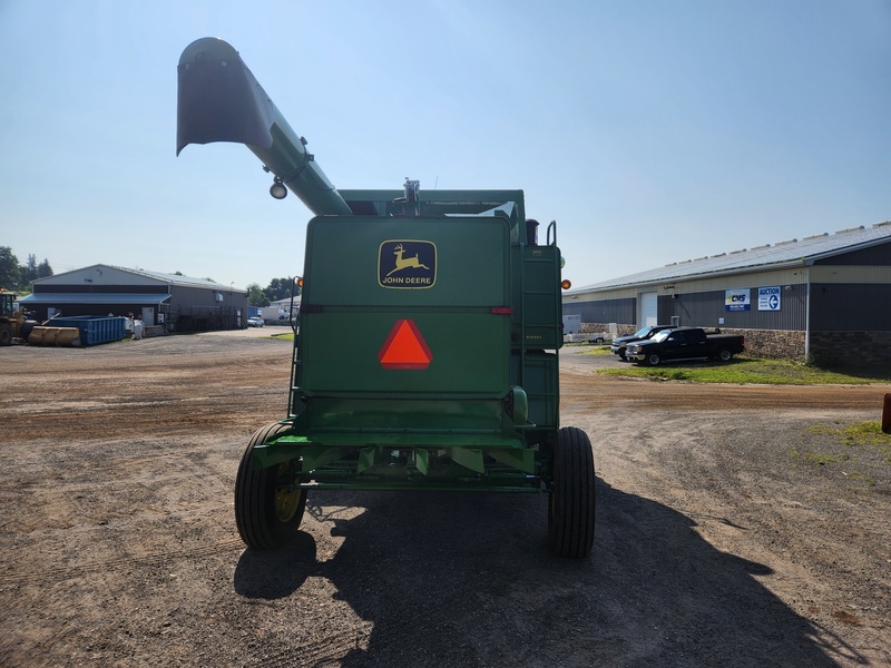 Combines & Harvesting Equipment  John Deere 7720 Combine  Photo