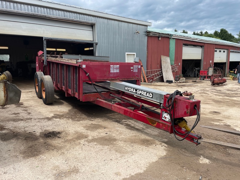 Manure Equipment  Hagedorn 275 Hydra-Spread Manure Spreader Photo