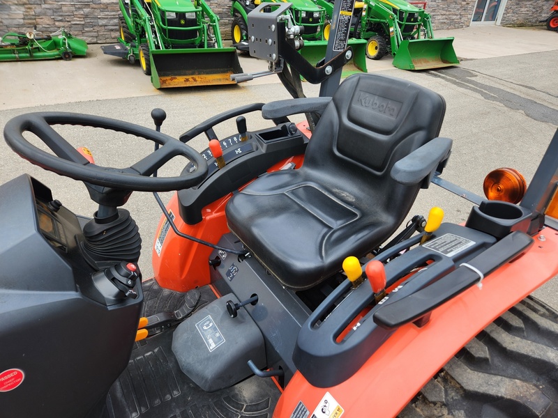 Tractors - Compact  Kubota B3350 Tractor  Photo