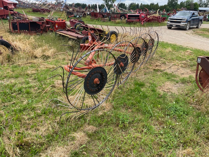 Hay/Forage/Livestock  Befco 5 Wheel Rake Photo