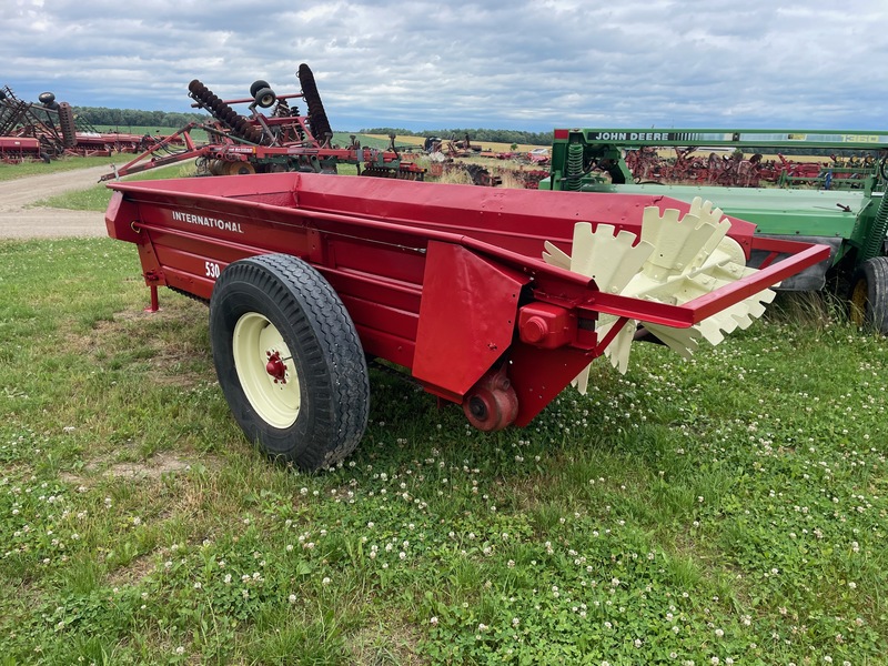 Manure Equipment  International Harvester 530 Manure Spreader Photo