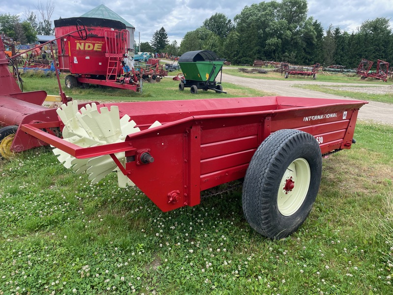 Manure Equipment  International Harvester 530 Manure Spreader Photo