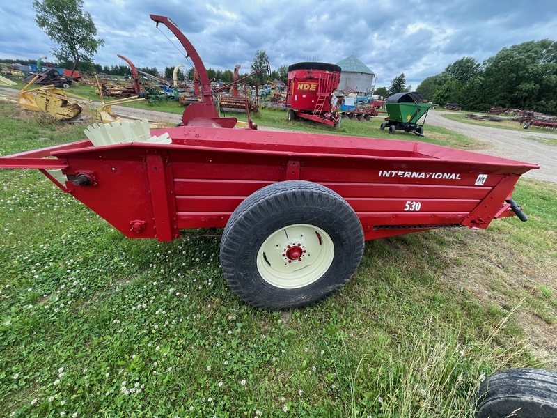 Manure Equipment  International Harvester 530 Manure Spreader Photo