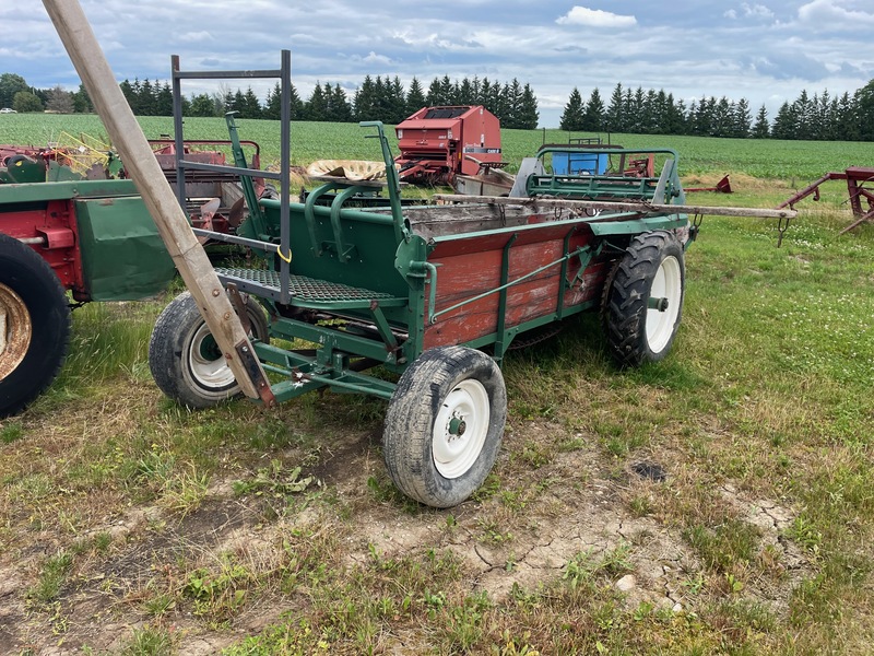 Manure Equipment  New Idea Ground Drive Manure Spreader Photo