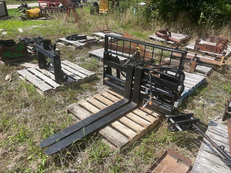 Hydraulic Shift Pallet Forks - Skid Steer & Quick Attach