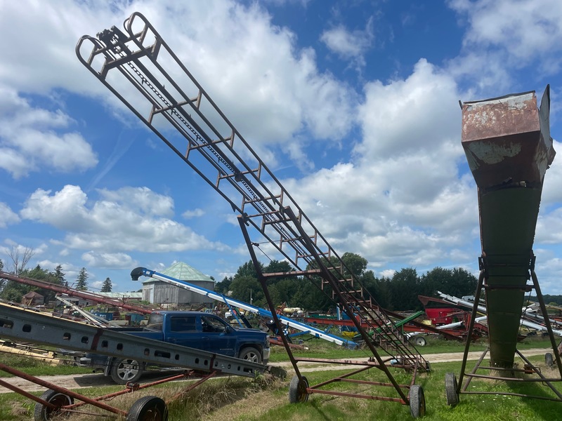 Hay/Forage/Livestock  48ft Electric Pipe Elevator Photo