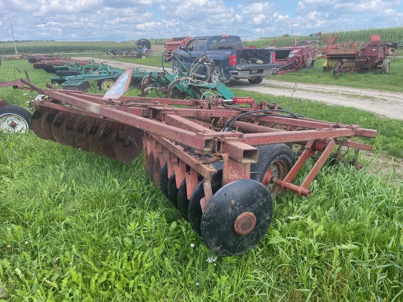 Tillage - Discs  Massey Ferguson 520 Disc - 9ft Photo