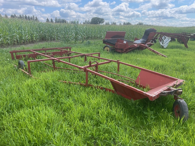 Hay/Forage/Livestock  8 Bale Small Accumulator Photo