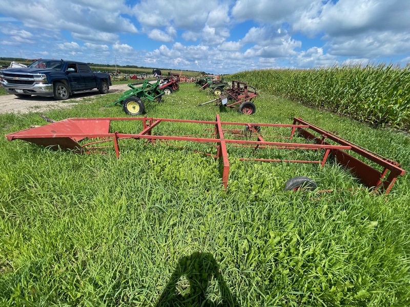 Hay/Forage/Livestock  8 Bale Small Accumulator Photo