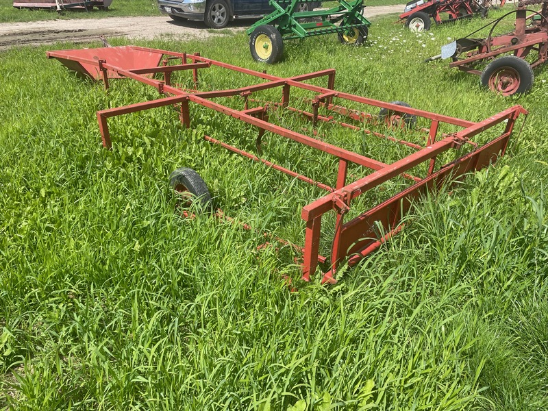 Hay/Forage/Livestock  8 Bale Small Accumulator Photo