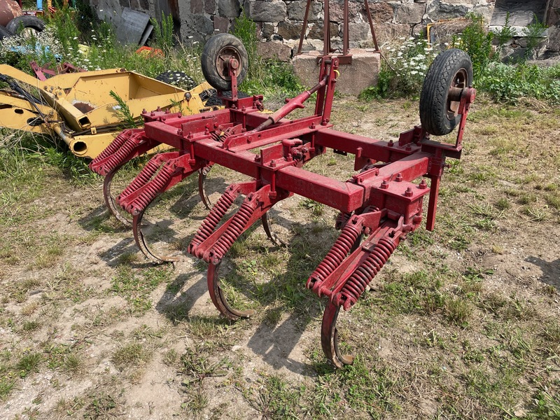 Tillage - Plows  Massey Ferguson Chisel Plow | 7 Teeth, Auto-Reset, 3pth Photo