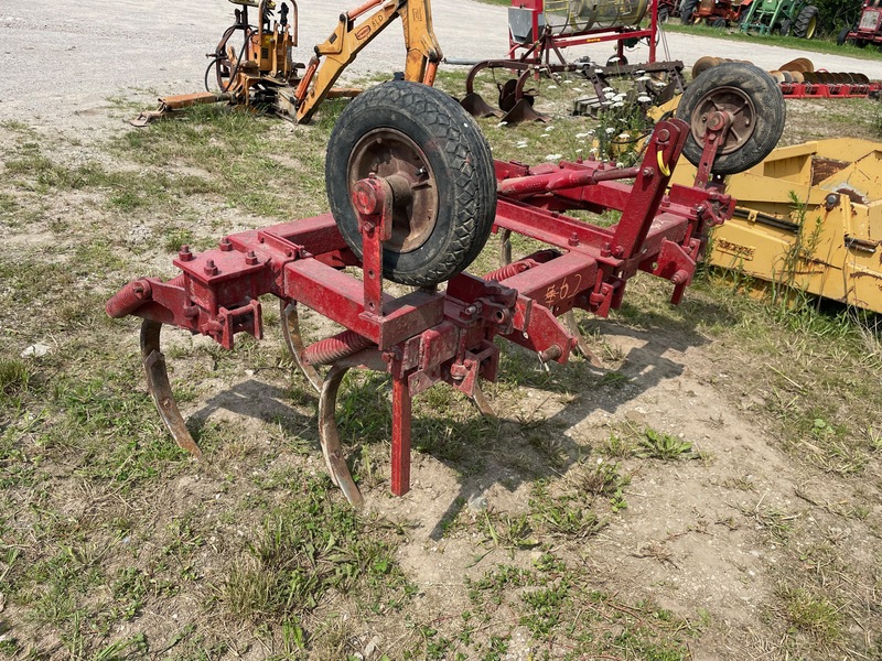 Tillage - Plows  Massey Ferguson Chisel Plow | 7 Teeth, Auto-Reset, 3pth Photo