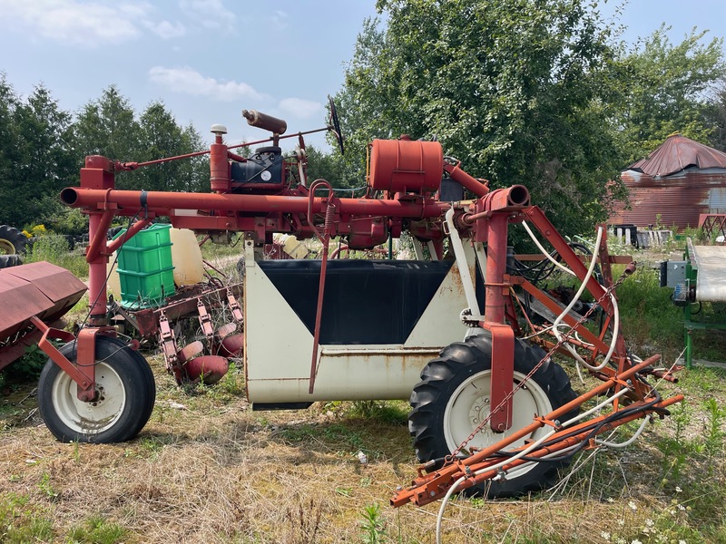 Grain Handling  Hahn Hi-Boy Sprayer | Hydraulic Booms, Gas Powered Photo