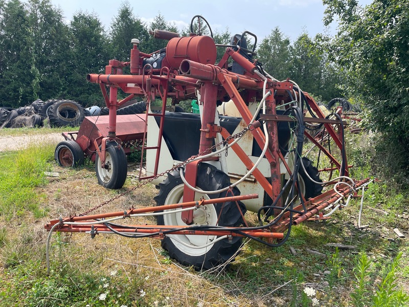 Grain Handling  Hahn Hi-Boy Sprayer | Hydraulic Booms, Gas Powered Photo