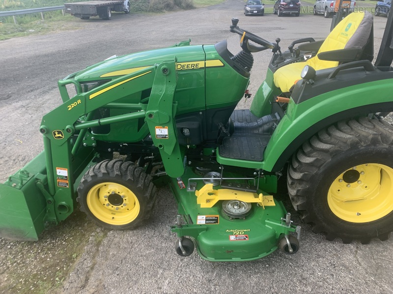 2018 John Deere 2032R Compact Utility Tractor