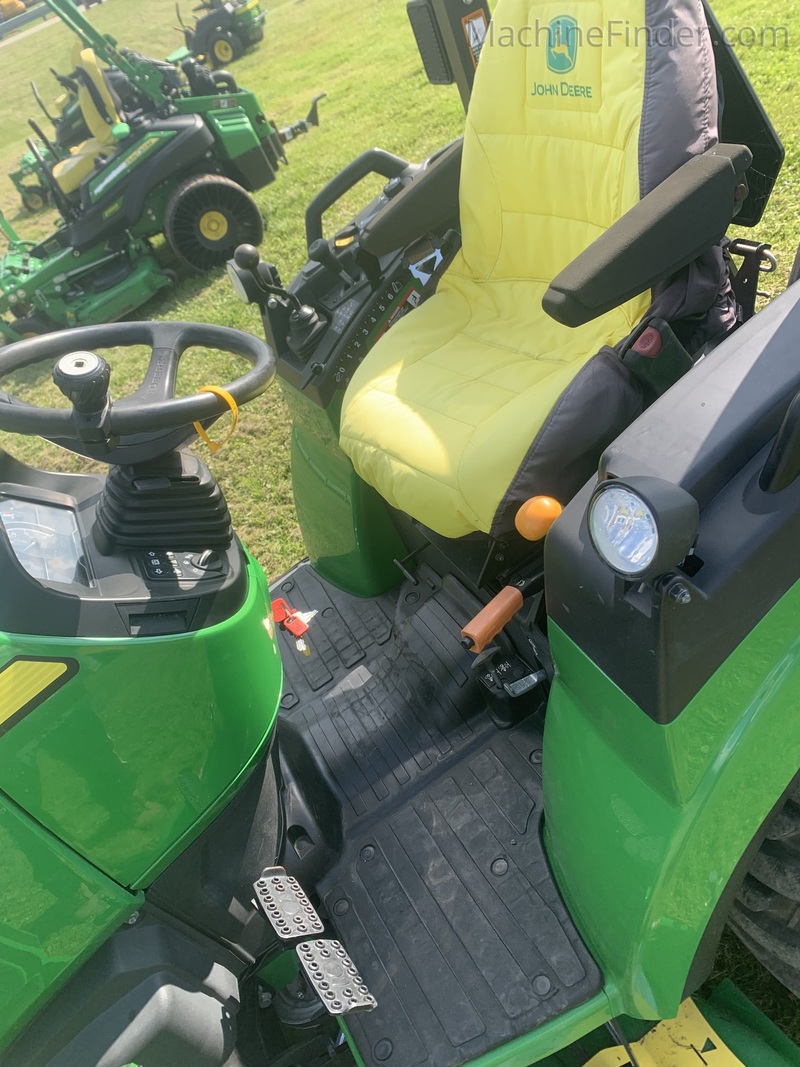 Tractors  2018 John Deere 2032R Compact Utility Tractor Photo