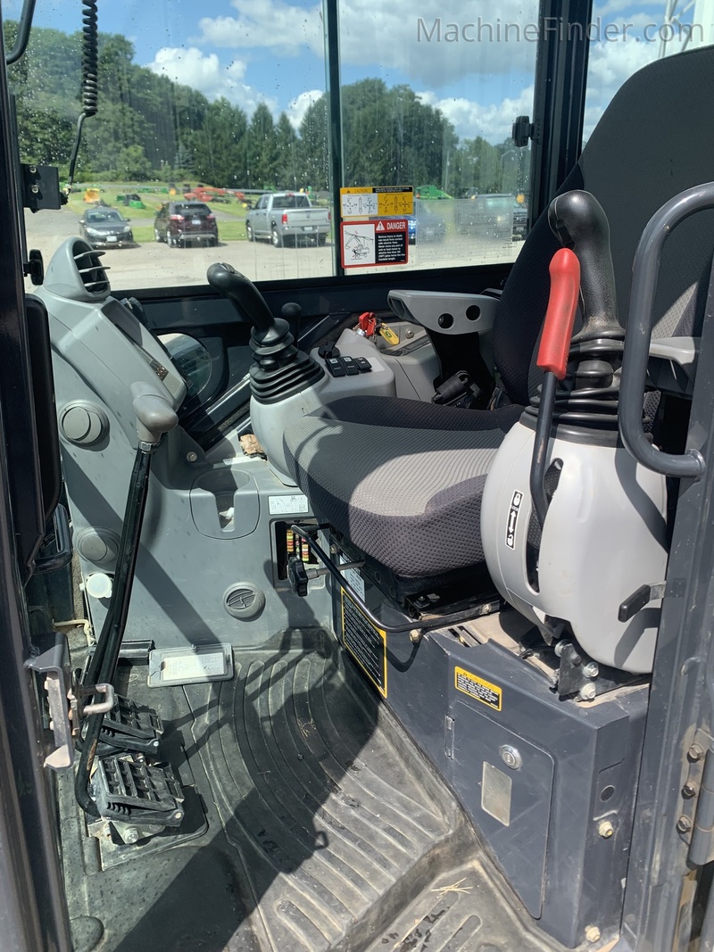 Construction  2019 John Deere 35G Compact Excavator Photo