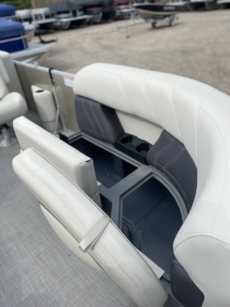 Boats  2024 Sylvan Mirage 820 LZ  Pontoon Boat Photo