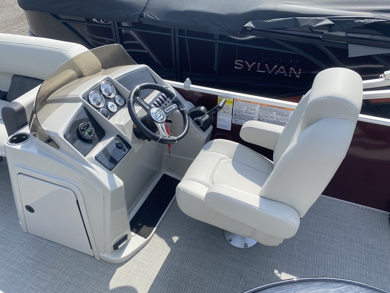 Boats  2024 Sylvan Mirage 820 Cruise w Yamaha T50 High Thrust Photo