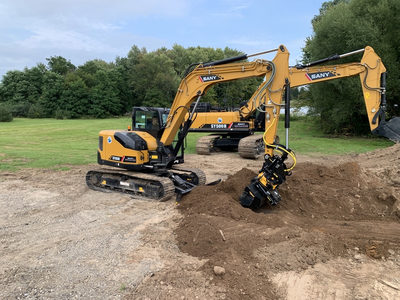 Sany SY80 with Engcon Tilt Rotator 