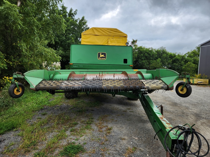 Combines & Harvesting Equipment  John Deere 7721 Pulltype Combine Photo