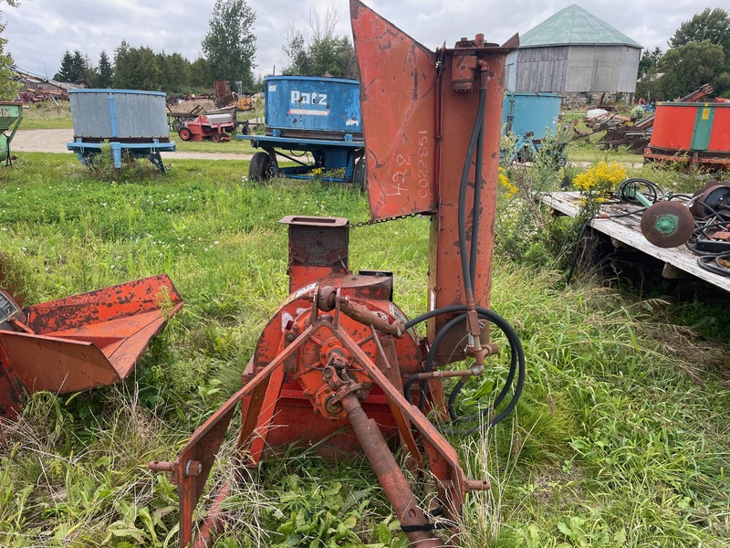 Hay/Forage/Livestock  McKee Cornhog Forage Blower Chopper Photo