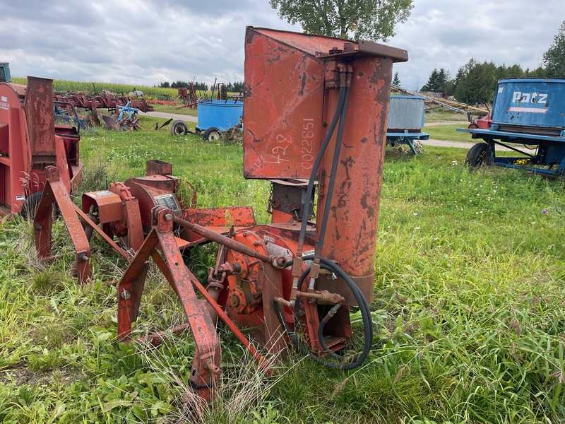 Hay/Forage/Livestock  McKee Cornhog Forage Blower Chopper Photo