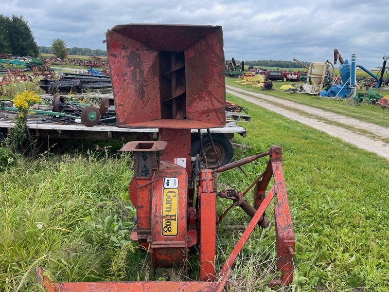 Hay/Forage/Livestock  McKee Cornhog Forage Blower Chopper Photo