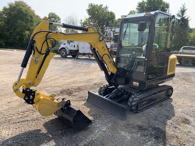 Excavator for sale - only 10hrs 