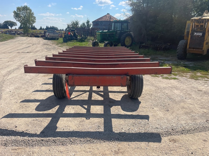 Wagons  20ft Round Bale Wagon Photo