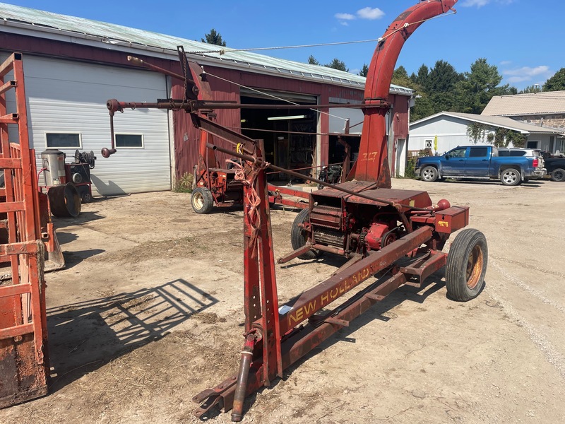 Hay/Forage/Livestock  New Holland 717 Forage Harvester Super Photo