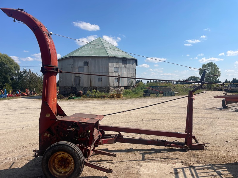 Hay/Forage/Livestock  New Holland 717 Forage Harvester Super Photo