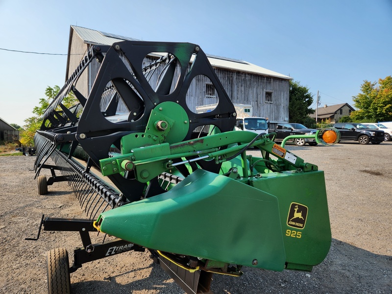 Flex Head  John Deere 925 Flex Head  Photo