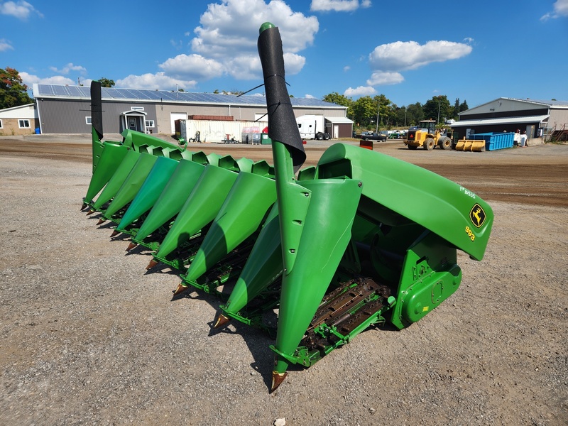 Combines & Harvesting Equipment  John Deere 893 Corn Head Photo