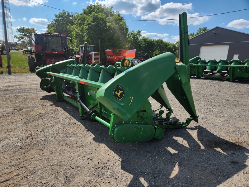 Combines & Harvesting Equipment  John Deere 893 Corn Head Photo