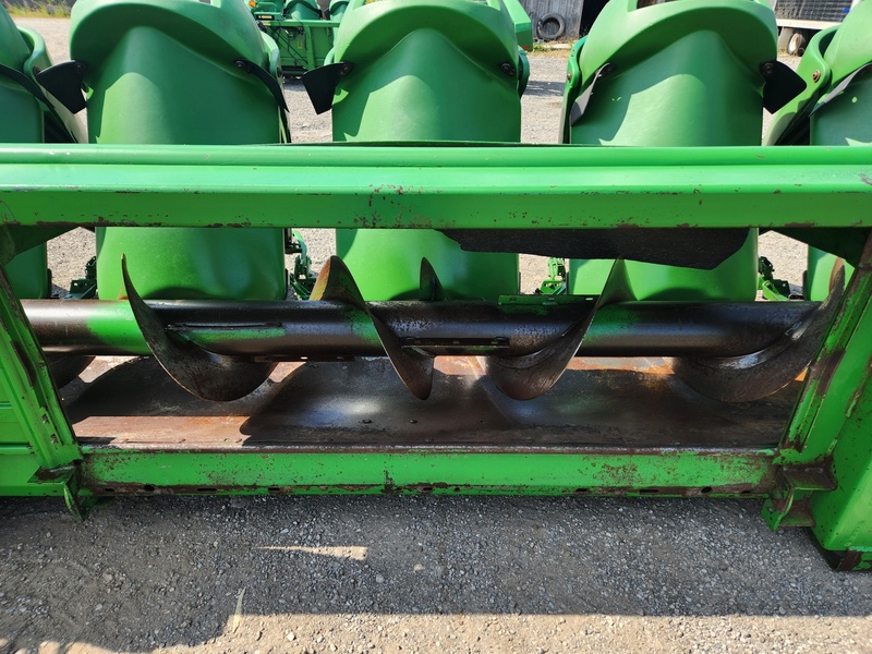 Combines & Harvesting Equipment  John Deere 893 Corn Head Photo