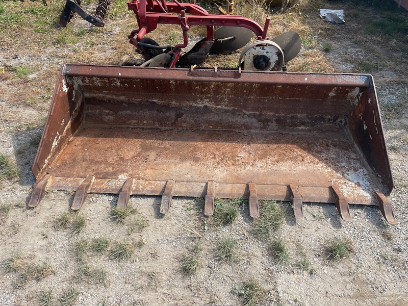 Attachments  7ft Tooth Bucket - Skid Steer + Quick Attach Photo