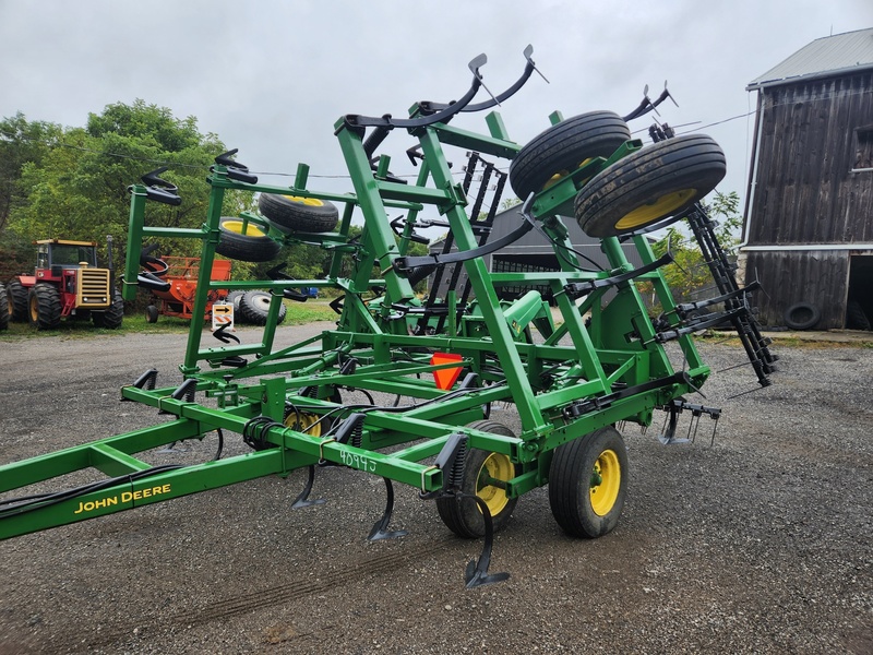 Cultivators  John Deere 960 Cultivator  Photo