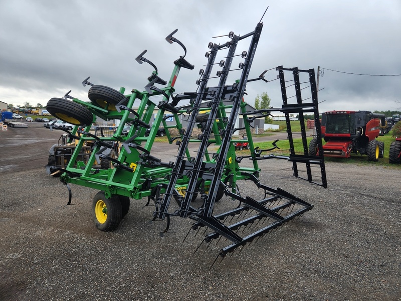 Cultivators  John Deere 960 Cultivator  Photo