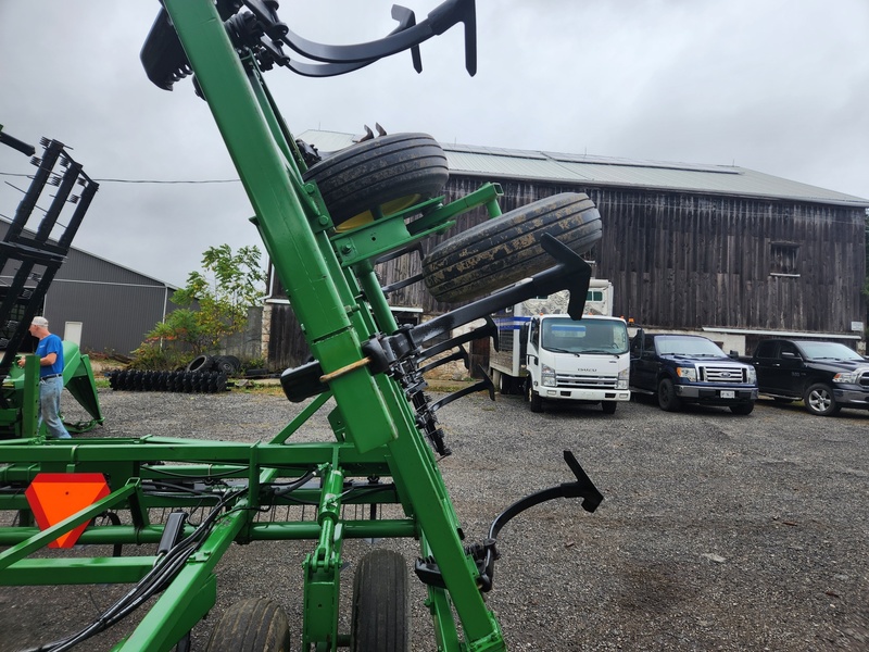 Cultivators  John Deere 960 Cultivator  Photo