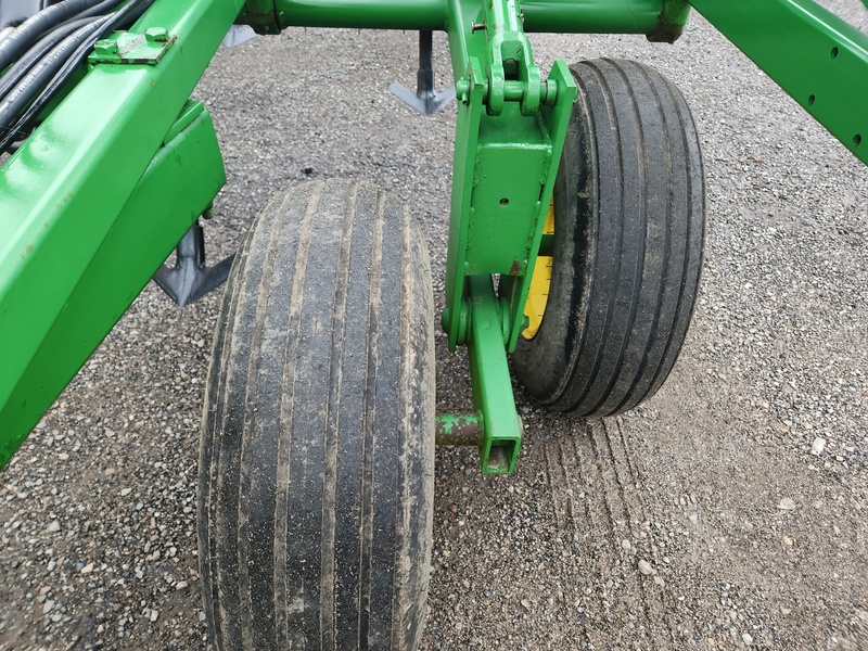 Cultivators  John Deere 960 Cultivator  Photo