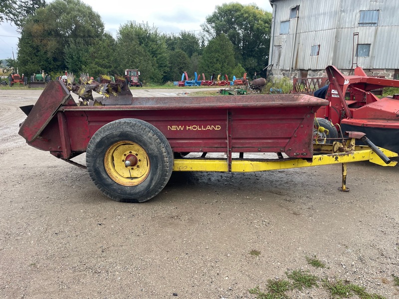 Manure Equipment  New Holland 512 Manure Spreader - Double Beater Photo