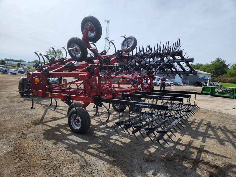 Cultivators  Case IH 4300 Cultivator Photo