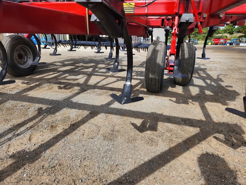 Cultivators  Case IH 4300 Cultivator Photo