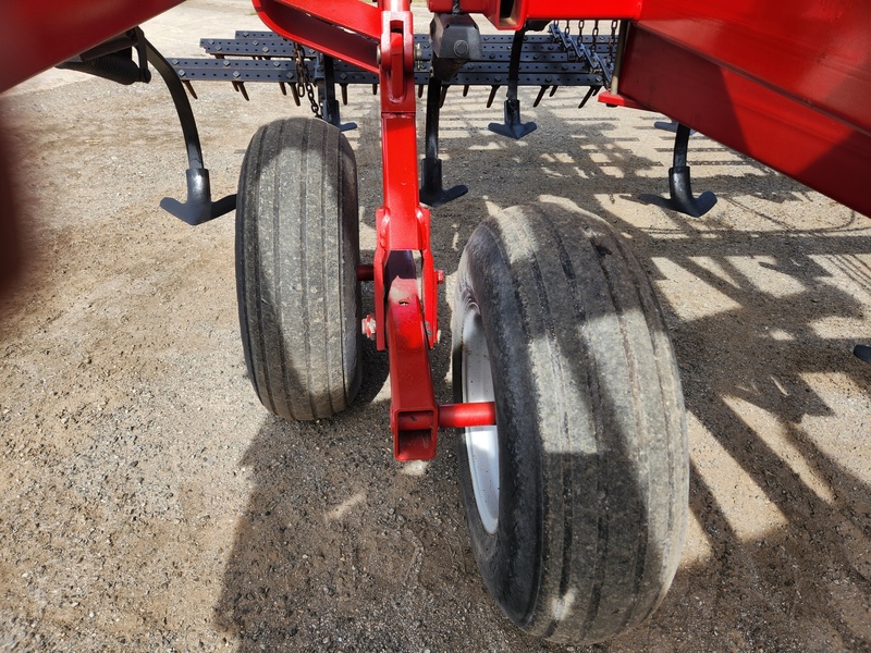 Cultivators  Case IH 4300 Cultivator Photo