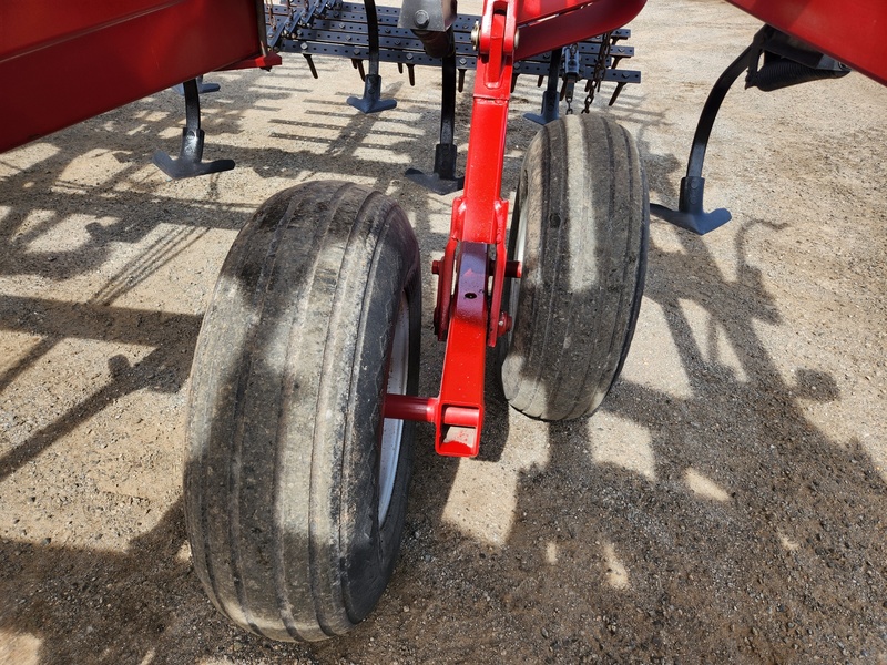 Cultivators  Case IH 4300 Cultivator Photo